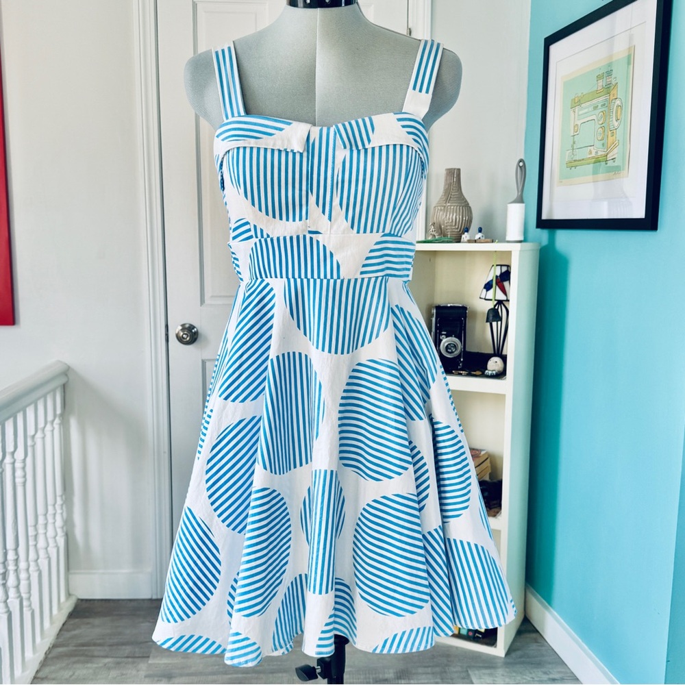 ModCloth Ixia Fit and Flare Retro Inspired Cocktail Dress (size S)